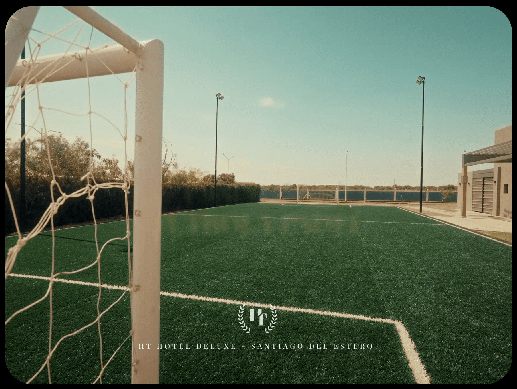 Cancha de Fútbol HT Hotel Deluxe